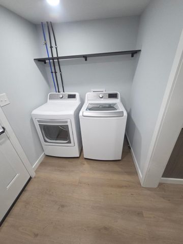 20925 Ridgemont Road, Harper Woods, MI 48225