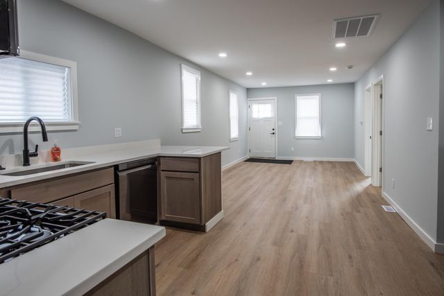 20925 Ridgemont Road, Harper Woods, MI 48225