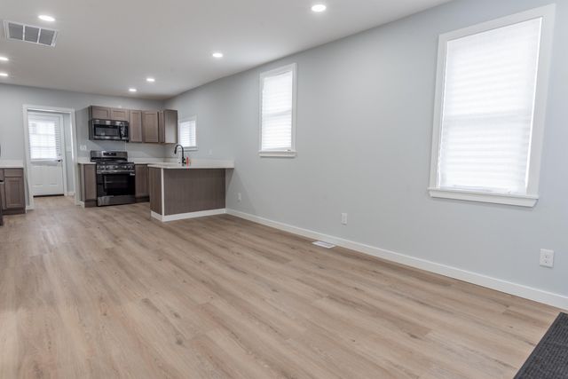 20925 Ridgemont Road, Harper Woods, MI 48225