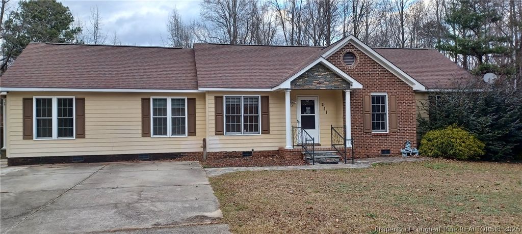 211 Sheffield Court, Raeford, NC 28376