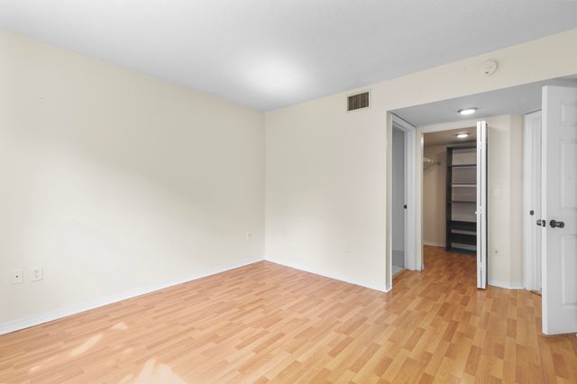 7850 NW 6th Street 104, Pembroke Pines, FL 33024