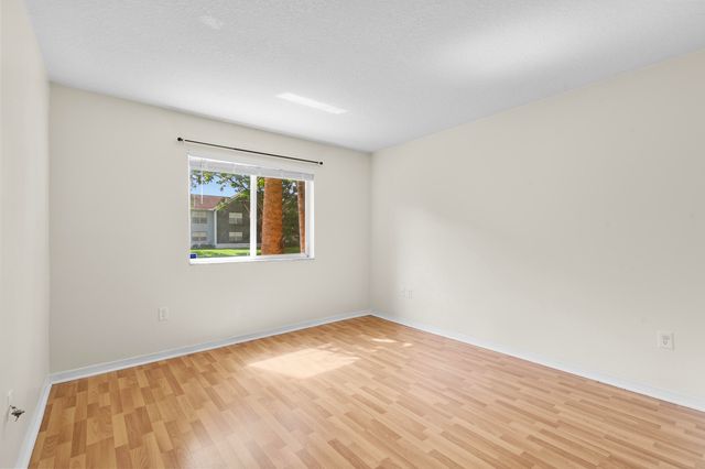 7850 NW 6th Street 104, Pembroke Pines, FL 33024