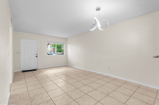 7850 NW 6th Street 104, Pembroke Pines, FL 33024