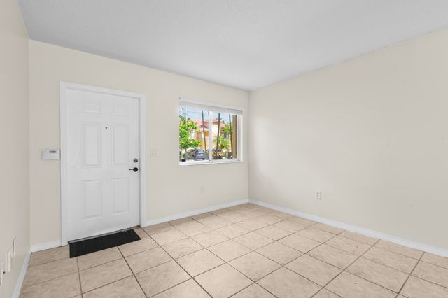 7850 NW 6th Street 104, Pembroke Pines, FL 33024