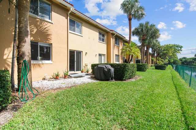 7850 NW 6th Street 104, Pembroke Pines, FL 33024