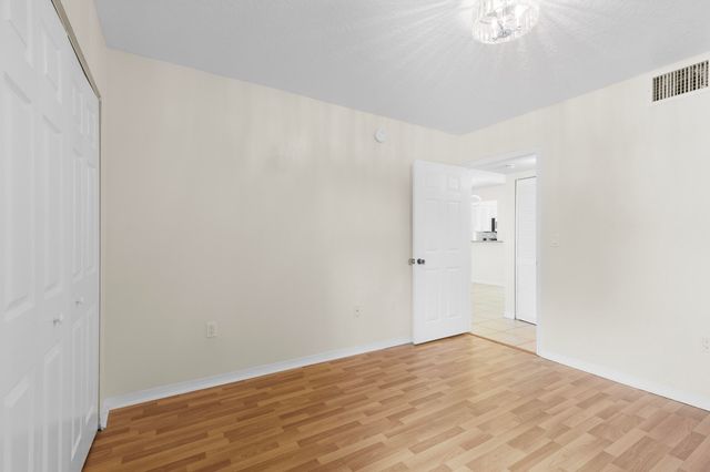 7850 NW 6th Street 104, Pembroke Pines, FL 33024