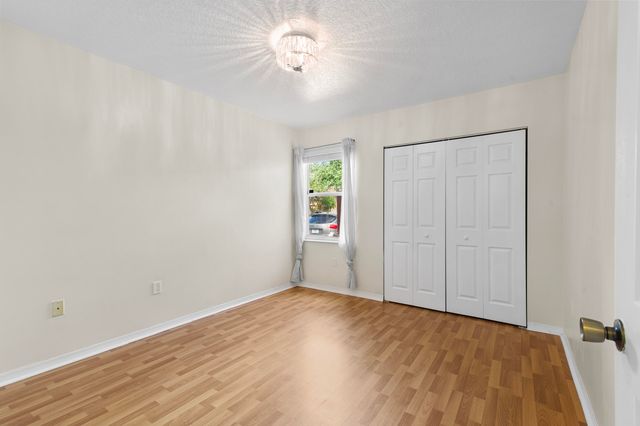 7850 NW 6th Street 104, Pembroke Pines, FL 33024