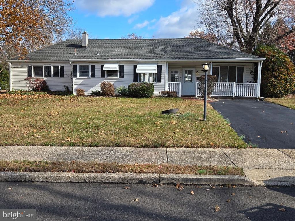 142 GREENBELT DR, Hatboro, PA 19040