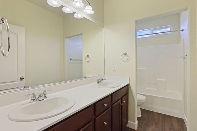 2364 Inyo Pl, Manteca, CA 95337