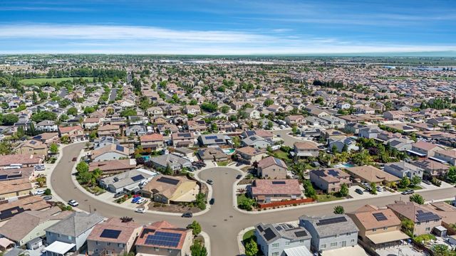 2364 Inyo Pl, Manteca, CA 95337