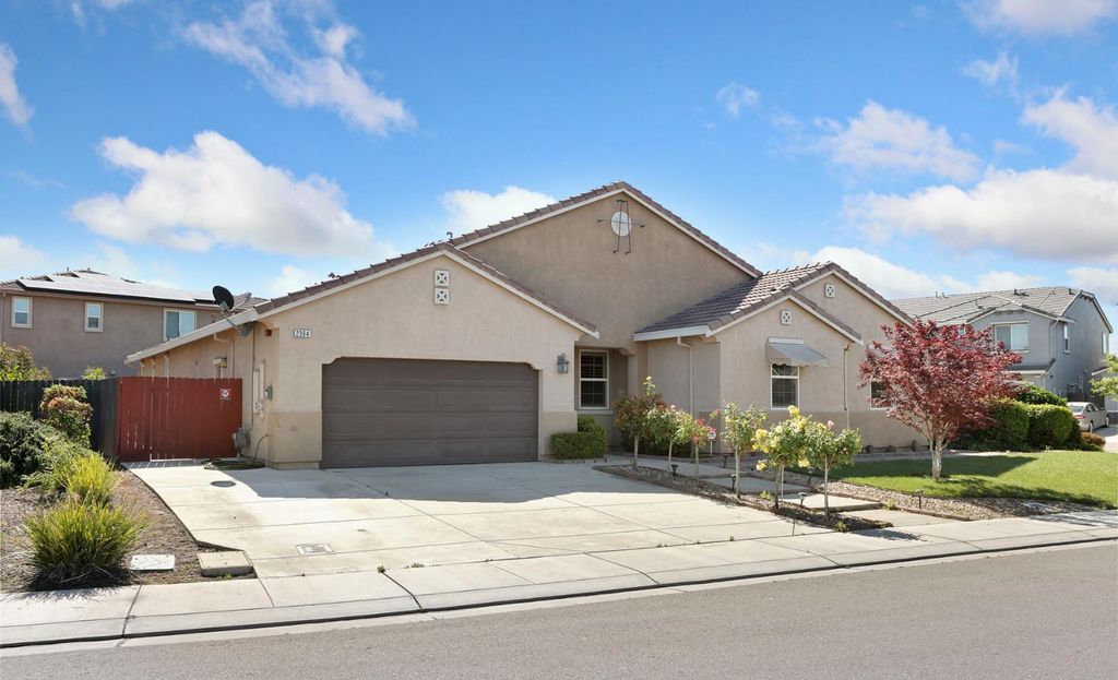 2364 Inyo Pl, Manteca, CA 95337