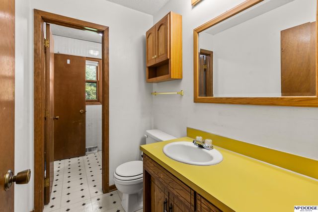 2506 N Wyoming Avenue, Fremont, NE 68025