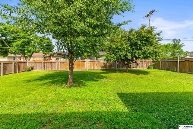 2506 N Wyoming Avenue, Fremont, NE 68025