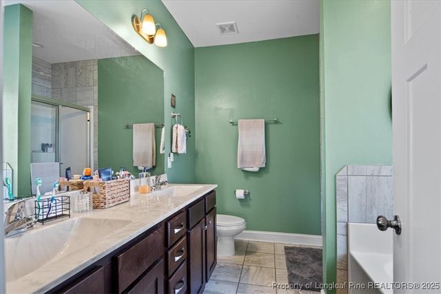 321 Woodington Road, Hope Mills, NC 28348