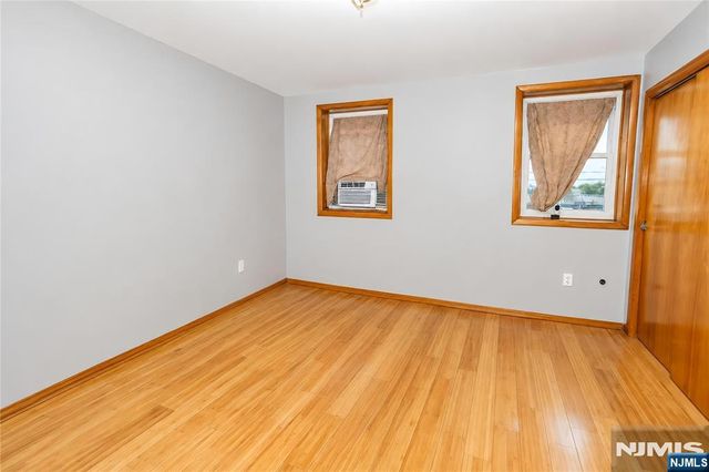 592 6th Street 1108, Newark, NJ 07107