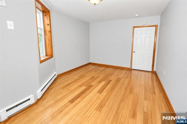 592 6th Street 1108, Newark, NJ 07107