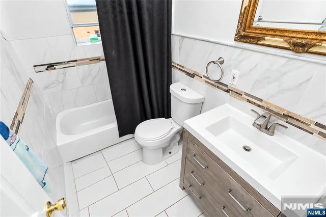 592 6th Street 1108, Newark, NJ 07107