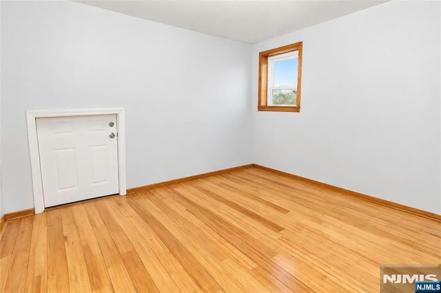 592 6th Street 1108, Newark, NJ 07107