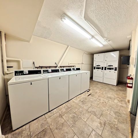 36 Bellvista 14, Boston, MA 02135