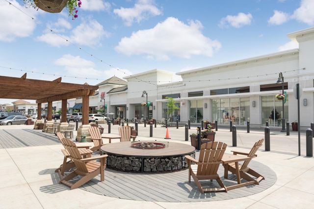 11409 84th Place N, Maple Grove, MN 55369