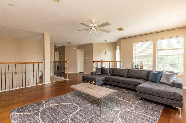 4815 Schiller Park Lane, Sugar Land, TX 77479