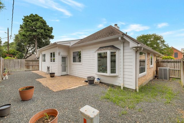 16115 Charter Rock Drive, Houston, TX 77070