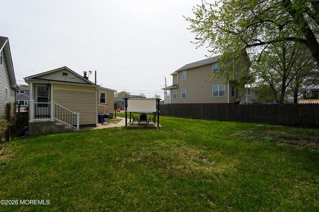 137 Maple Avenue, Keansburg, NJ 07734