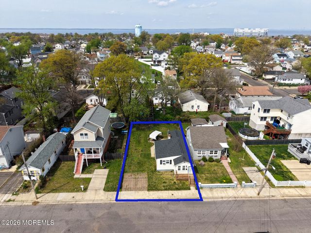 137 Maple Avenue, Keansburg, NJ 07734