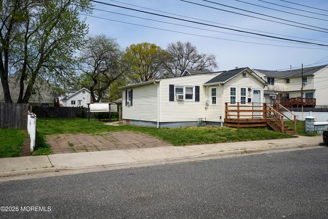 137 Maple Avenue, Keansburg, NJ 07734