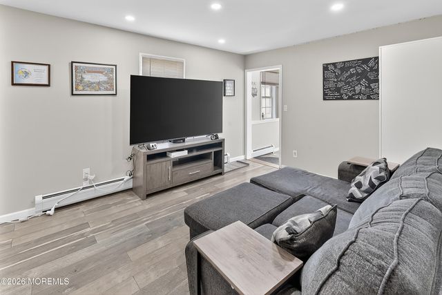 137 Maple Avenue, Keansburg, NJ 07734