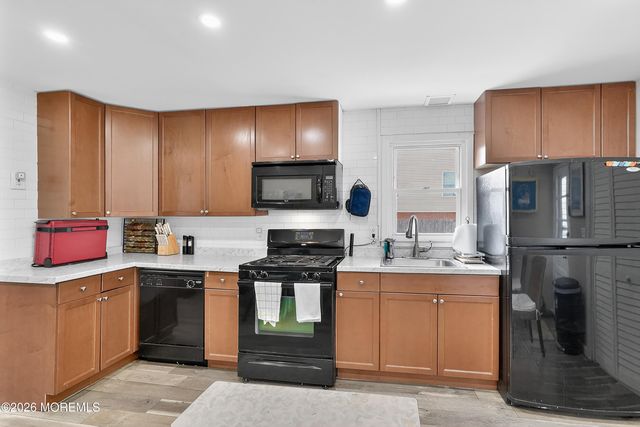 137 Maple Avenue, Keansburg, NJ 07734