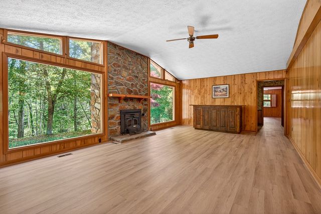 1171 Dogwood Lane, Mineral Bluff, GA 30559