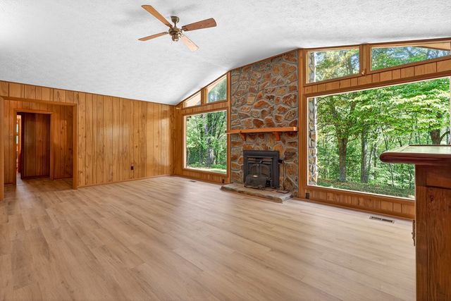 1171 Dogwood Lane, Mineral Bluff, GA 30559