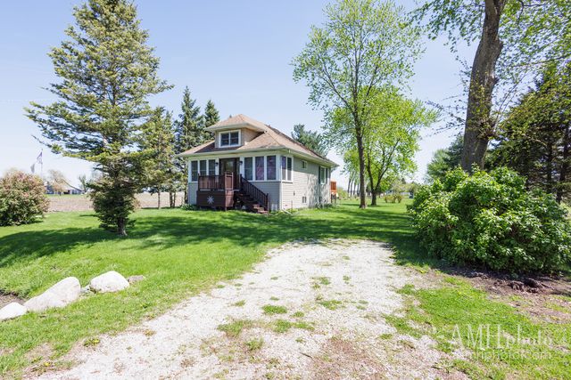 3743 S 8500 E Road, St. Anne, IL 60964