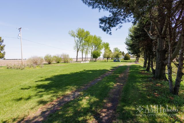 3743 S 8500 E Road, St. Anne, IL 60964