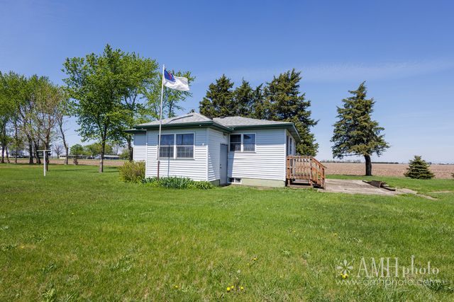 3743 S 8500 E Road, St. Anne, IL 60964