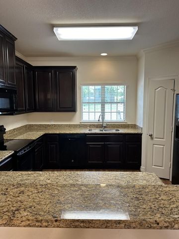 214 S Tesch, Bellville, TX 77418