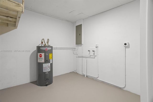 6825 SW 12th St, Pembroke Pines, FL 33023