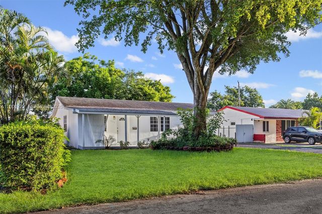 6825 SW 12th St, Pembroke Pines, FL 33023