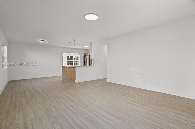 6825 SW 12th St, Pembroke Pines, FL 33023