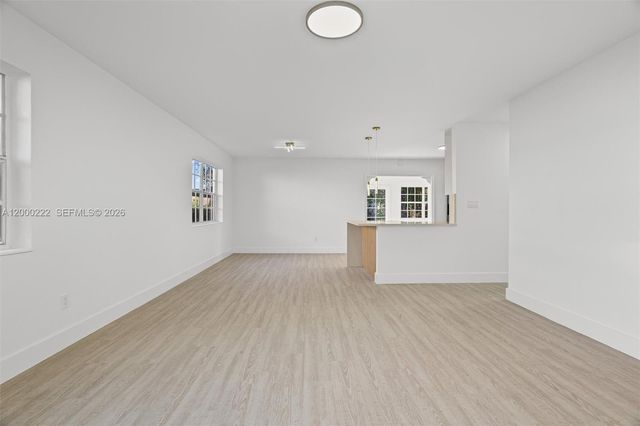 6825 SW 12th St, Pembroke Pines, FL 33023