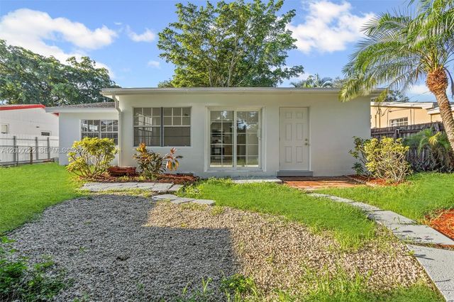 6825 SW 12th St, Pembroke Pines, FL 33023