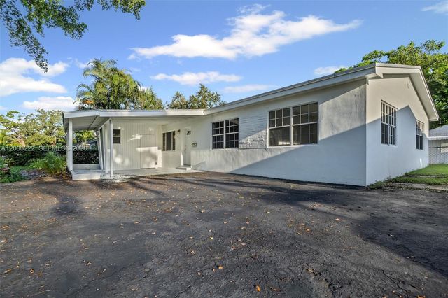 6825 SW 12th St, Pembroke Pines, FL 33023