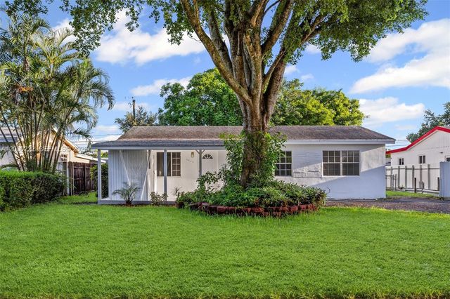 6825 SW 12th St, Pembroke Pines, FL 33023