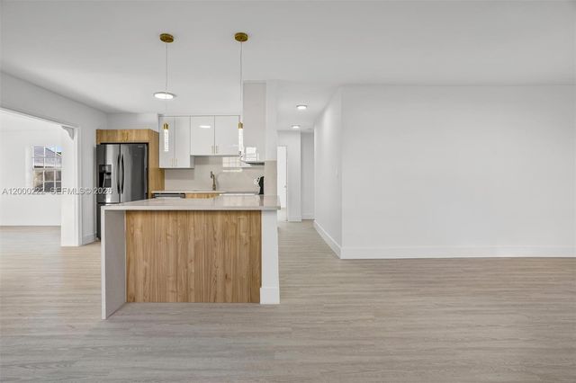 6825 SW 12th St, Pembroke Pines, FL 33023