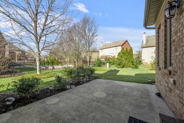 647 Gingermill Lane, Lexington, KY 40509