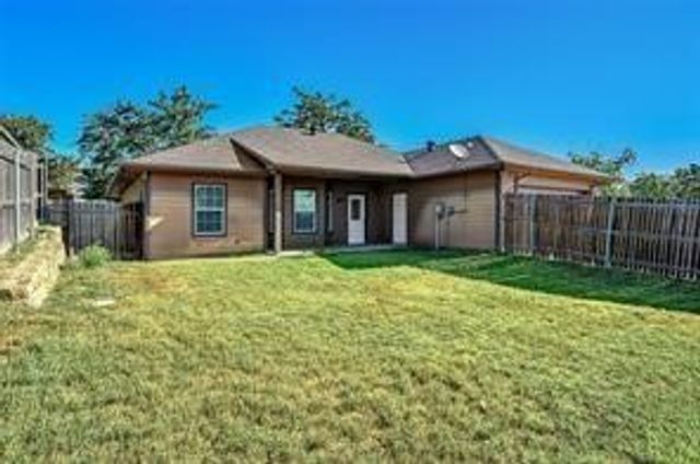 1808 Woodland Park Drive, Denison, TX 75020