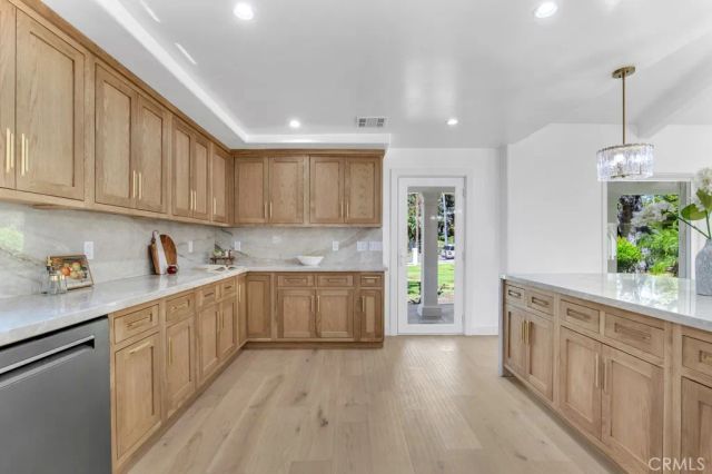 1914 Midlothian Drive, Altadena, CA 91001