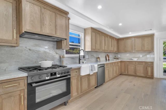 1914 Midlothian Drive, Altadena, CA 91001