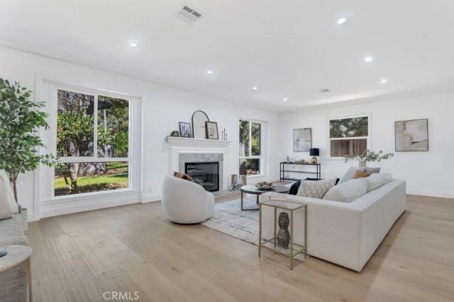 1914 Midlothian Drive, Altadena, CA 91001